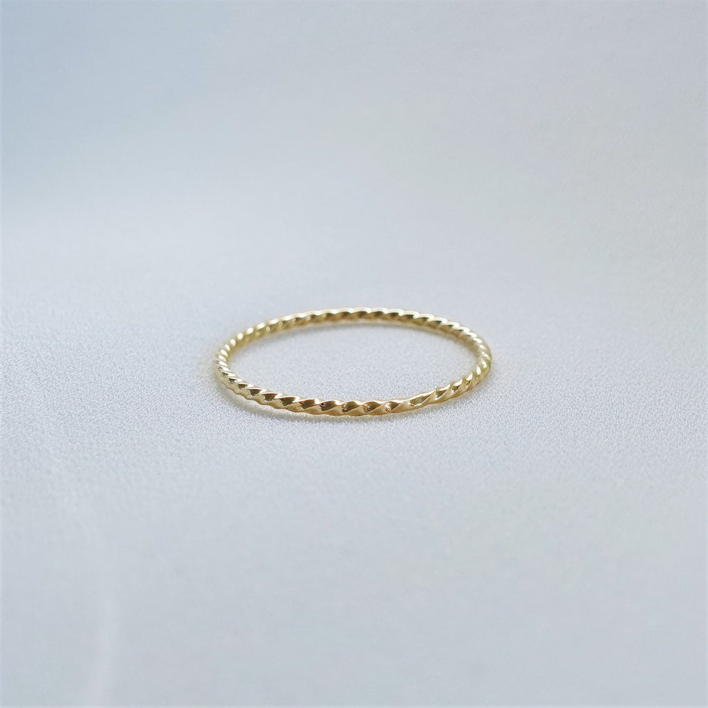 Solid Twist Ring - MilaMela.com